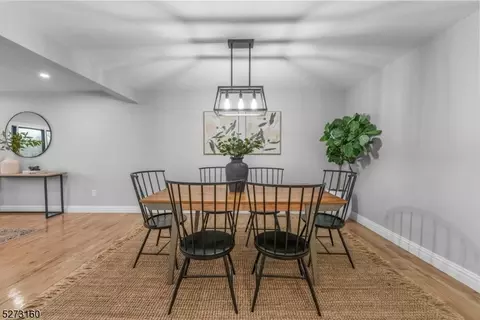 Dining - 706 S Springfield Ave, Springfield, NJ 07081 photo 2 of 3