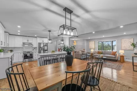 Dining - 706 S Springfield Ave, Springfield, NJ 07081 photo 3 of 3