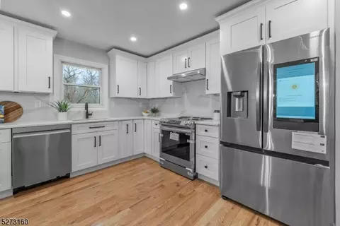 Kitchen - 706 S Springfield Ave, Springfield, NJ 07081 photo 4 of 5