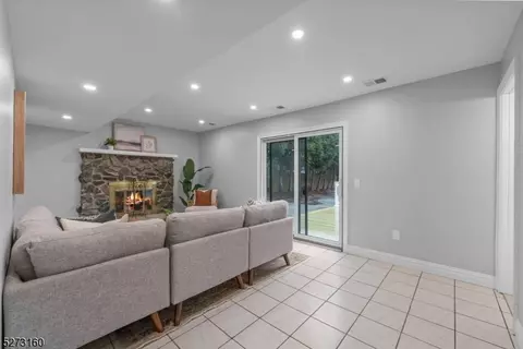 Living - 706 S Springfield Ave, Springfield, NJ 07081 photo 5 of 8