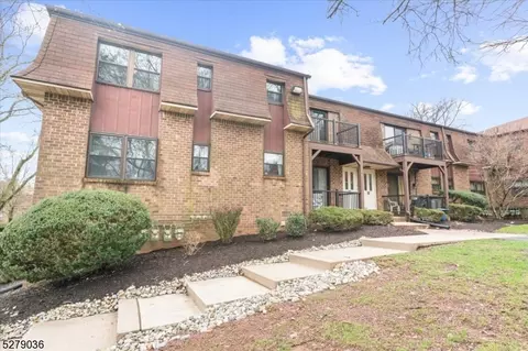 306 Westminster Pl, Flemington, NJ 08822