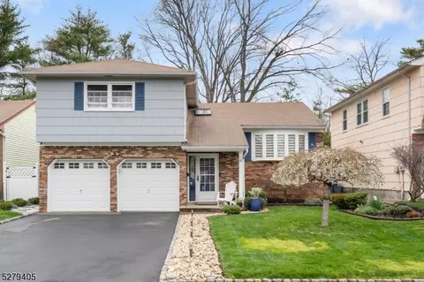84 Reinhold Ter, Union, NJ 07083