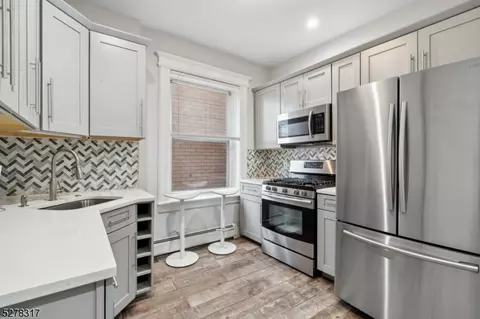 11 Rutgers Ave #11.5, Jersey City, NJ 07305