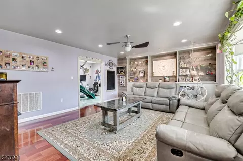 41 Vale Pl, Woodbridge Twp, NJ 07077 photo 10