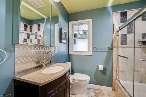 41 Vale Pl, Woodbridge Twp, NJ 07077 photo 21
