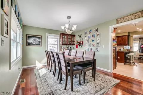 41 Vale Pl, Woodbridge Twp, NJ 07077 photo 6