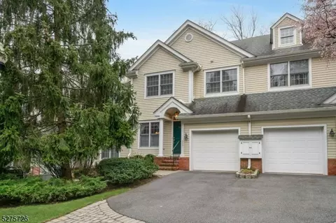 307 Huntington Ct, Wyckoff, NJ 07481