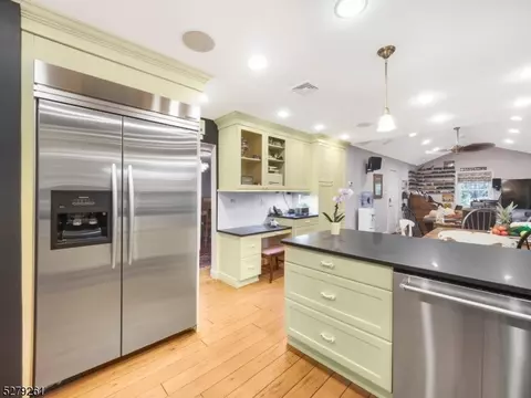 64 Lenox Rd, Wayne, NJ 07470 photo 12