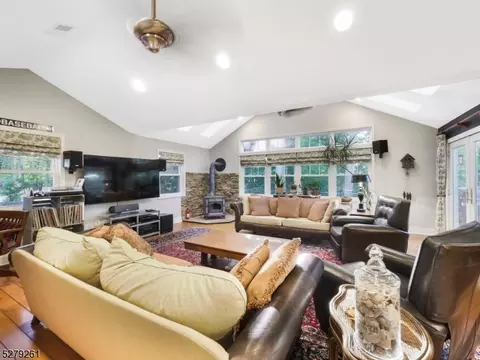 64 Lenox Rd, Wayne, NJ 07470 photo 15