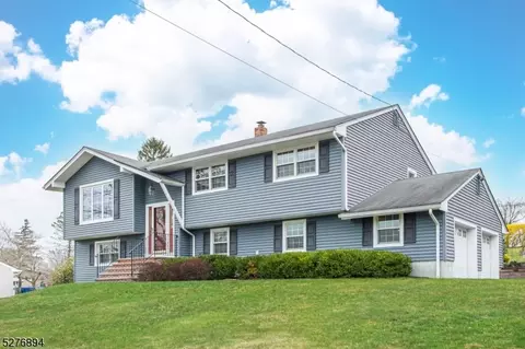 37 Pleasant Hill Rd, Roxbury Twp, NJ 07876