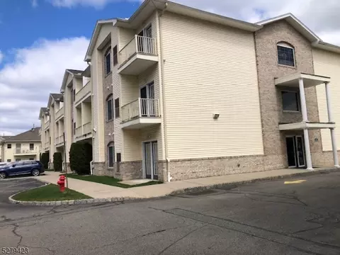 520 Victor St #38, Saddle Brook, NJ 07663