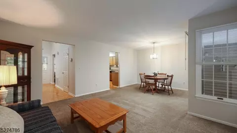 Living - 7 Dorset Ln, Bedminster, NJ 07921 photo 3 of 4