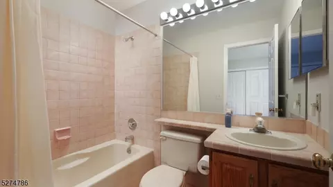 Bath - 7 Dorset Ln, Bedminster, NJ 07921 photo 2 of 2