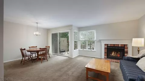 Living - 7 Dorset Ln, Bedminster, NJ 07921 photo 4 of 4