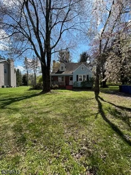 232 Treptow Rd, Somerset, NJ 08873