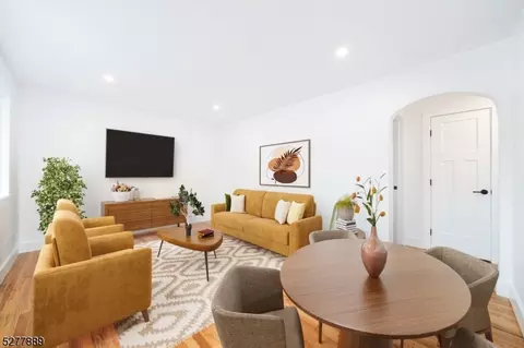 21 Mary St, Lodi, NJ 07644