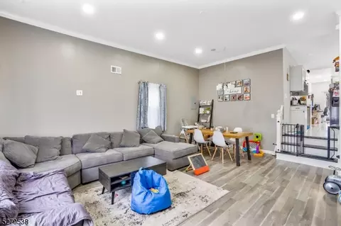 227 E 9th Ave, Roselle, NJ 07203 photo 8