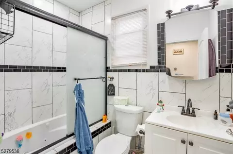 227 E 9th Ave, Roselle, NJ 07203 photo 17
