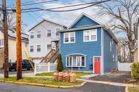 227 E 9th Ave, Roselle, NJ 07203