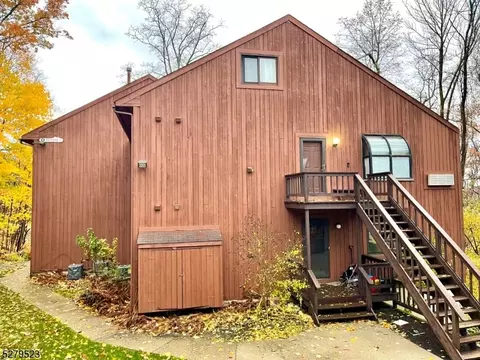 4 Keystone Ct UNIT 1, Vernon, NJ 07462