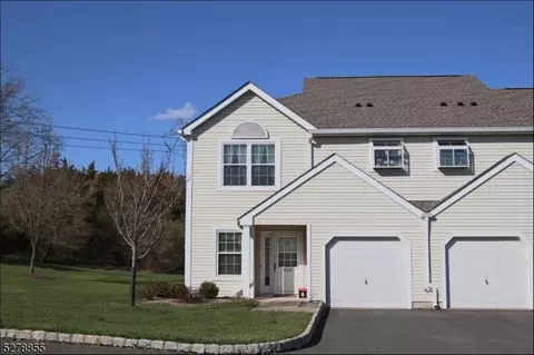906 Fox Hill Pl, Milford, NJ 08848