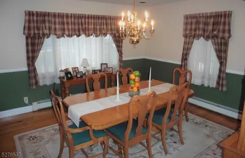 28 Pleasantview Dr, Wayne, NJ 07470 photo 3