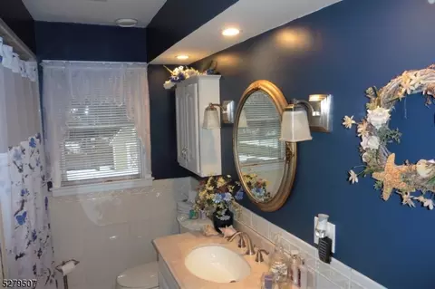 28 Pleasantview Dr, Wayne, NJ 07470 photo 6