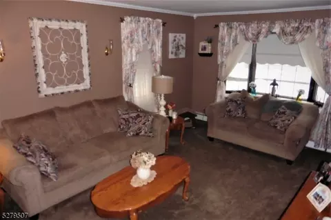 28 Pleasantview Dr, Wayne, NJ 07470 photo 2