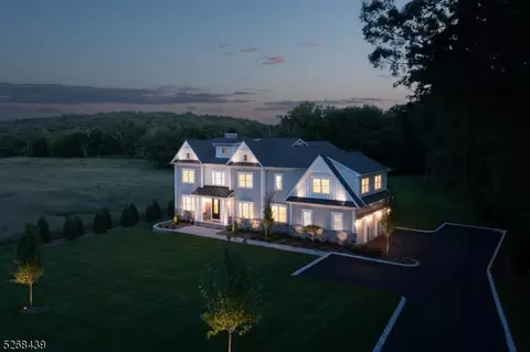 16 Wychwood Way, Warren, NJ 07059