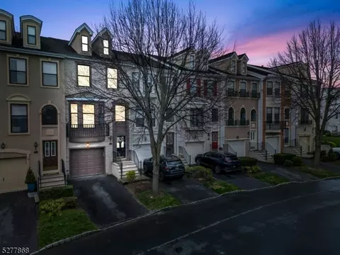 431 Manchester Dr, Nutley, NJ 07110