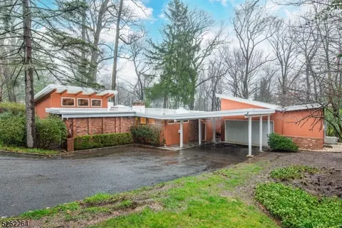 2 Shady Gln, West Orange, NJ 07052