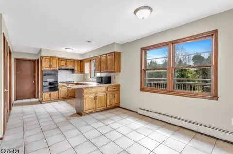 130 Harris Ave, Middlesex, NJ 08846 photo 17