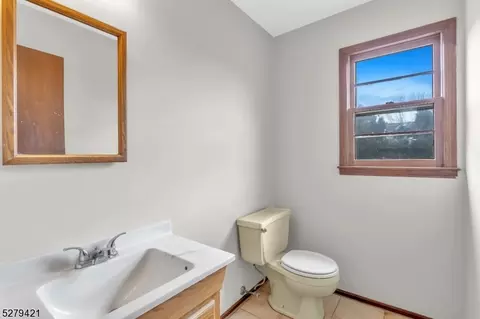 130 Harris Ave, Middlesex, NJ 08846 photo 19