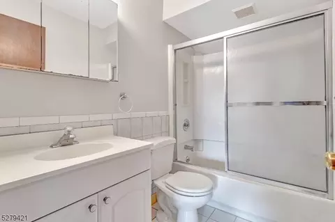 130 Harris Ave, Middlesex, NJ 08846 photo 29