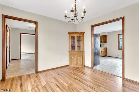 130 Harris Ave, Middlesex, NJ 08846 photo 10