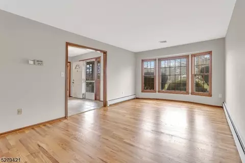 130 Harris Ave, Middlesex, NJ 08846 photo 6