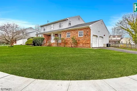 130 Harris Ave, Middlesex, NJ 08846 photo 2
