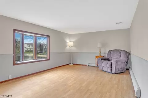 130 Harris Ave, Middlesex, NJ 08846 photo 18