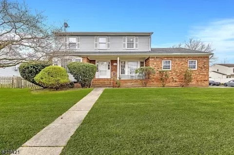 130 Harris Ave, Middlesex, NJ 08846