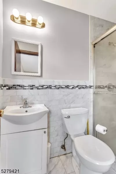 130 Harris Ave, Middlesex, NJ 08846 photo 23