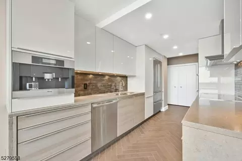 800 Palisade Ave #609, Fort Lee, NJ 07024