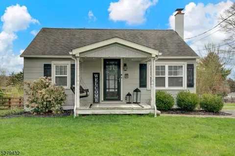 256 Hillcrest Dr, Milford, NJ 08848