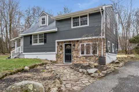12 Shady Ln, Glen Gardner, NJ 08826