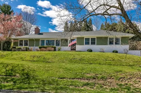 61 Barnsdale Rd, Madison, NJ 07940