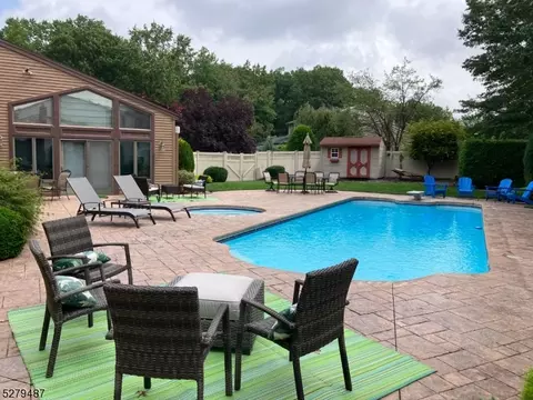8 Watson Ct, Edison, NJ 08820 photo 40