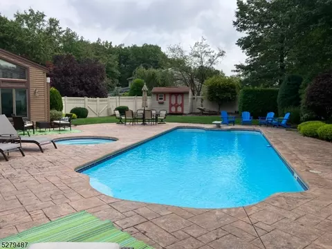 8 Watson Ct, Edison, NJ 08820 photo 41