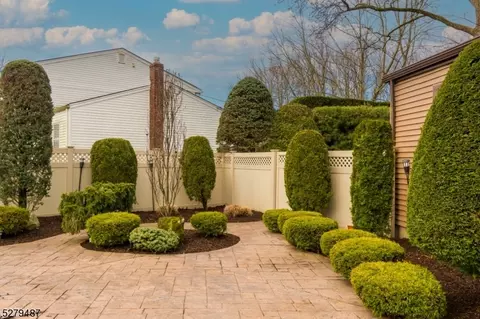 8 Watson Ct, Edison, NJ 08820 photo 38
