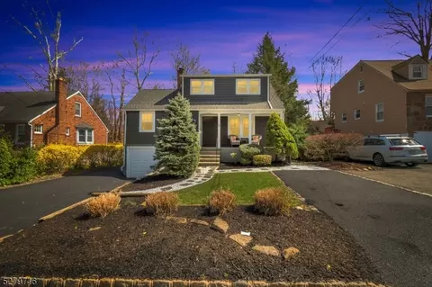 6 Passaic Ave, Roseland, NJ 07068