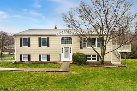 20 Robin St, Rockaway, NJ 07866