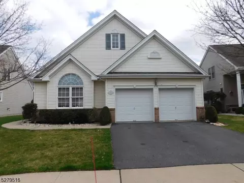 13 Delaware Xing, Somerset, NJ 08873